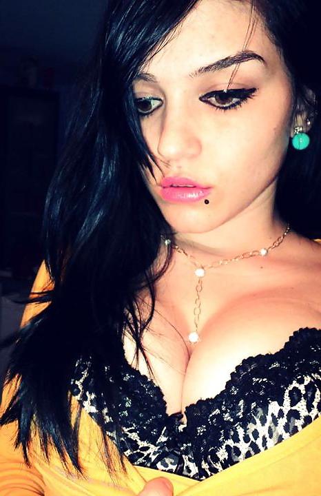 15P Romanian girl: Nelly