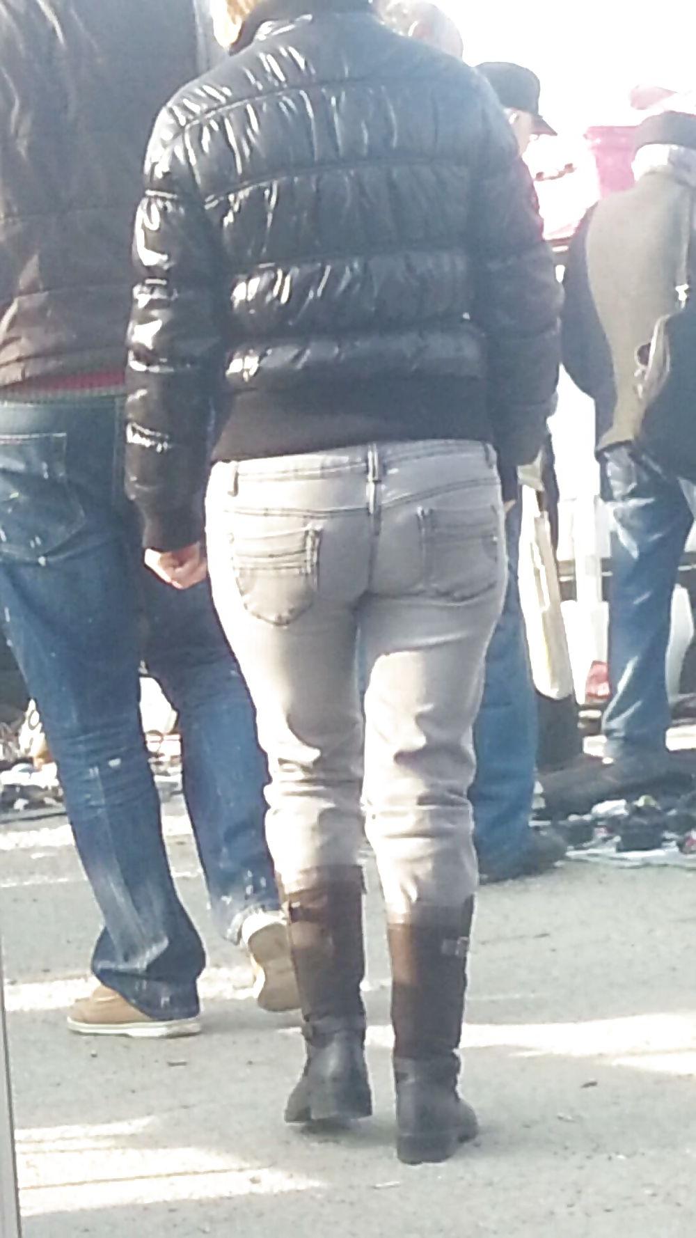 11P Sexy blonde ass romanian