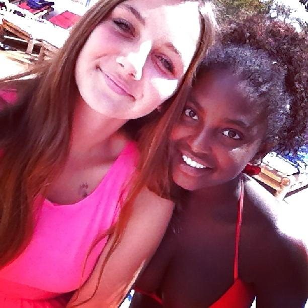 5P BUSTY LEGGY EBONY FRENCH TEEN
