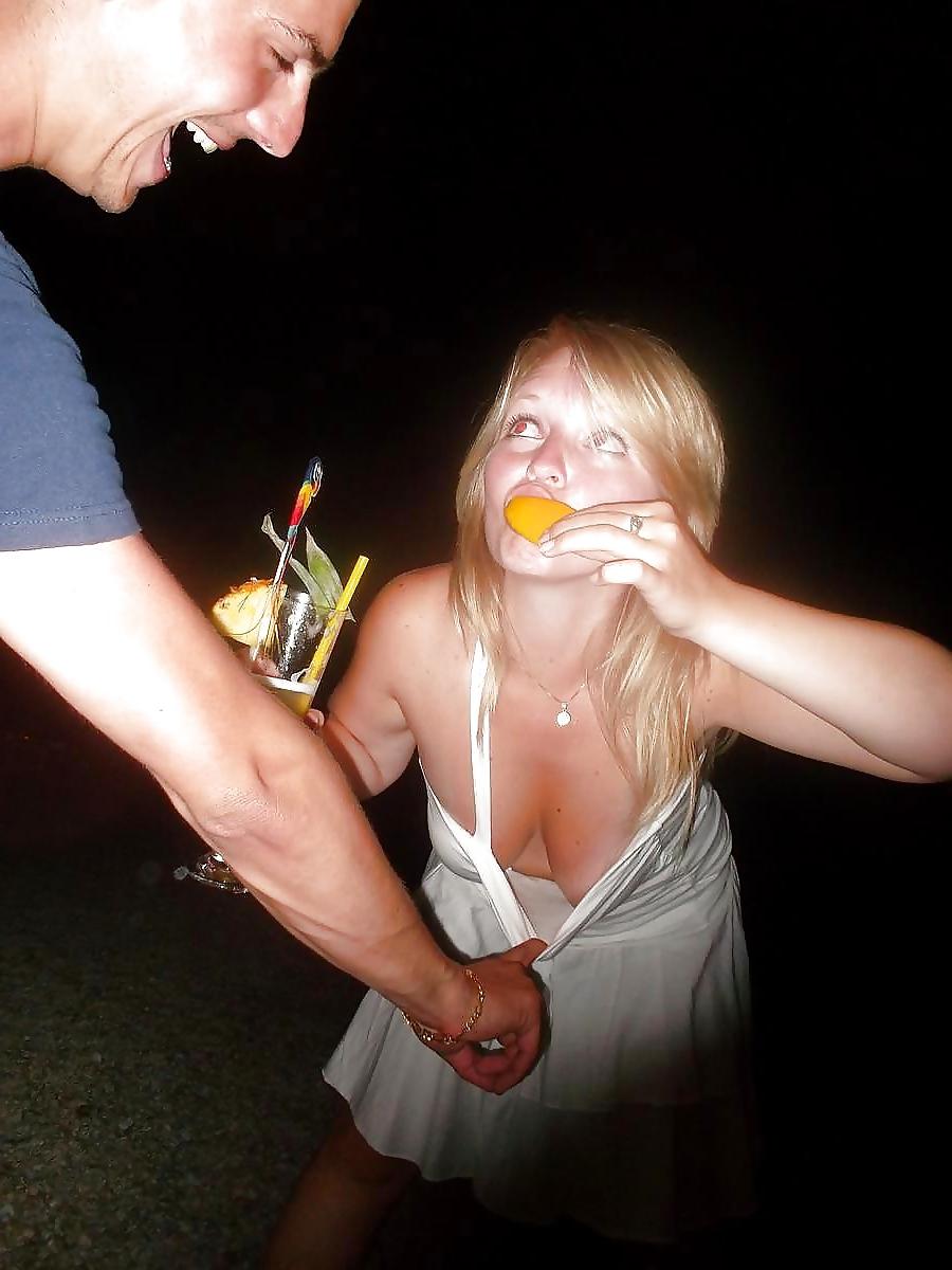 25P Wild vacation girls 4