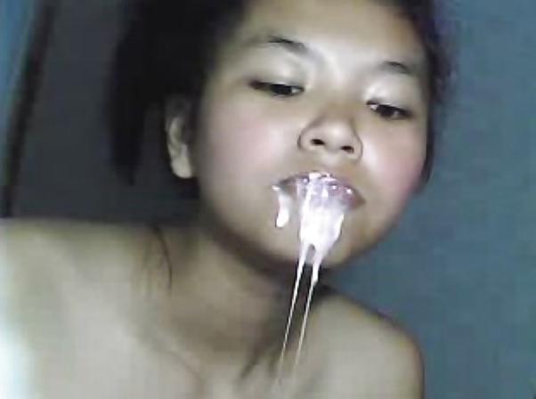 20P 18 year old asian messy cum face on webcam