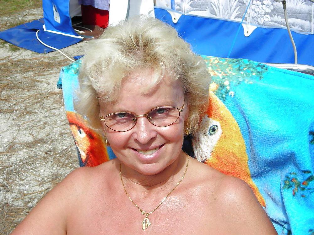 7P Non Nude OMA