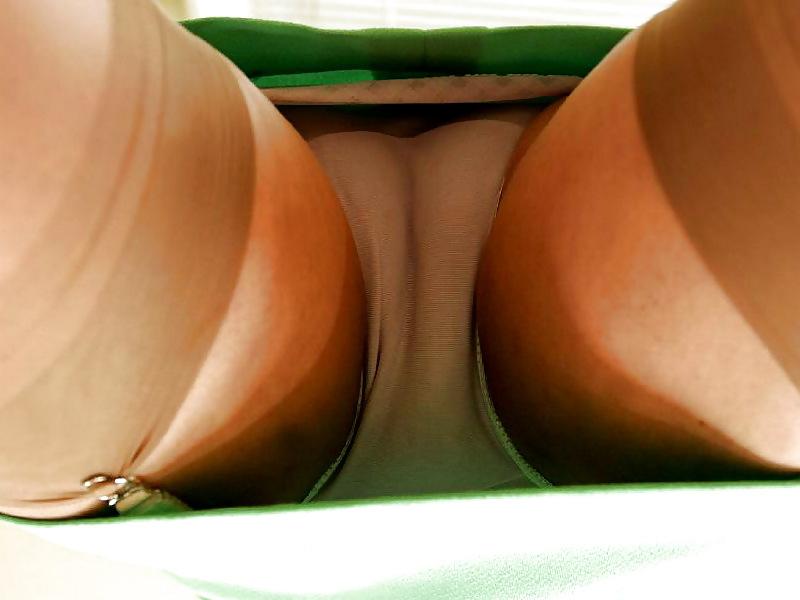 25P Upskirt mature!