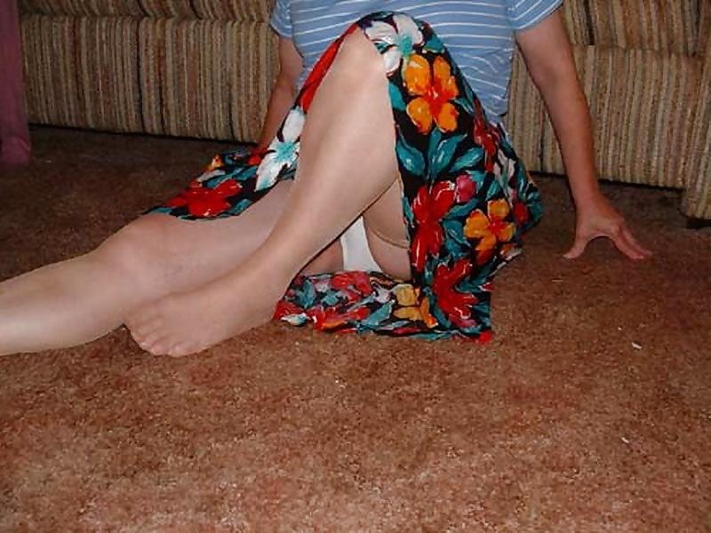25P Upskirt mature!