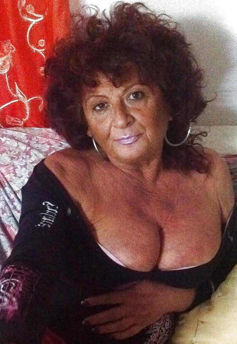 17P Granny Mature beautiful faces