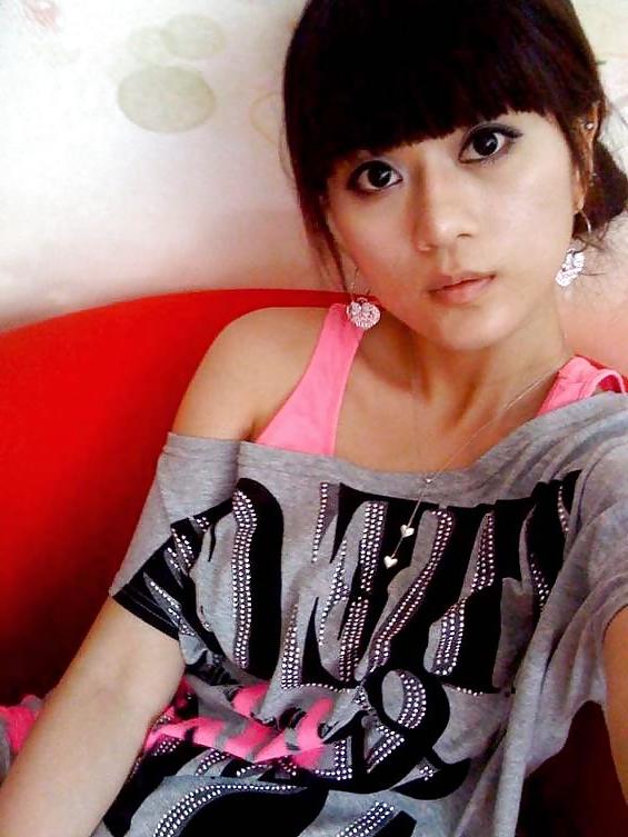 8P Shaved asian naked self pics