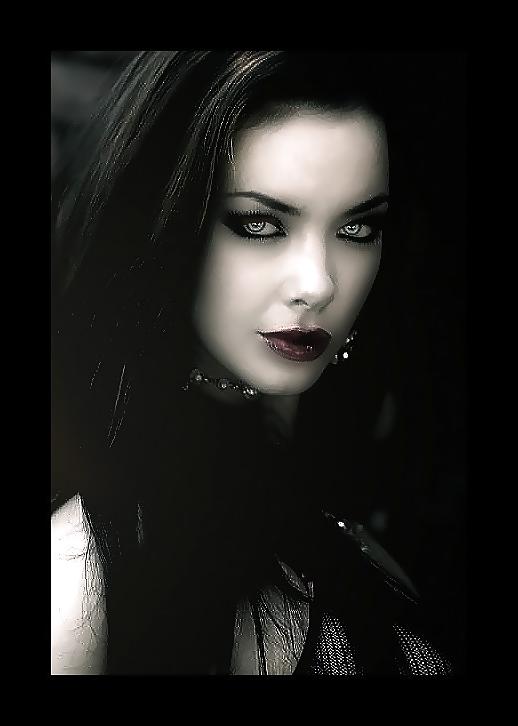 16P Vampires.... Vampirella ... 