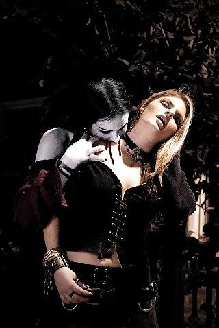 16P Vampires.... Vampirella ... 