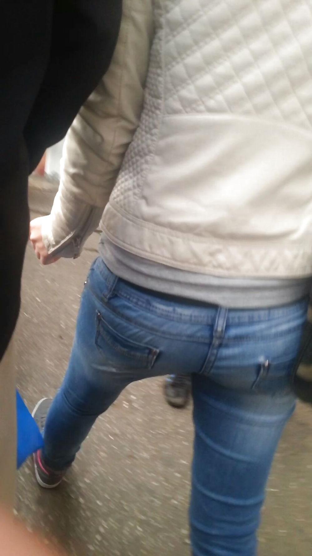 12P Sexy ass schoolgirl romanian