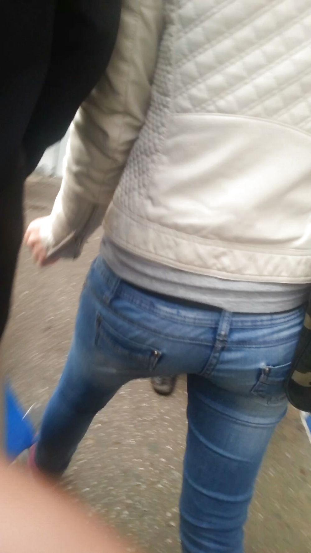 12P Sexy ass schoolgirl romanian