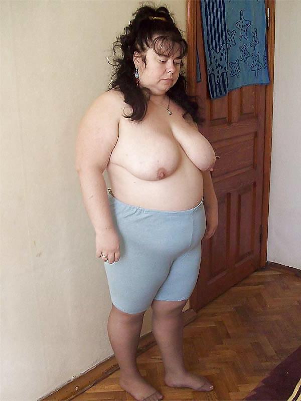 18P Mature women in knickers!