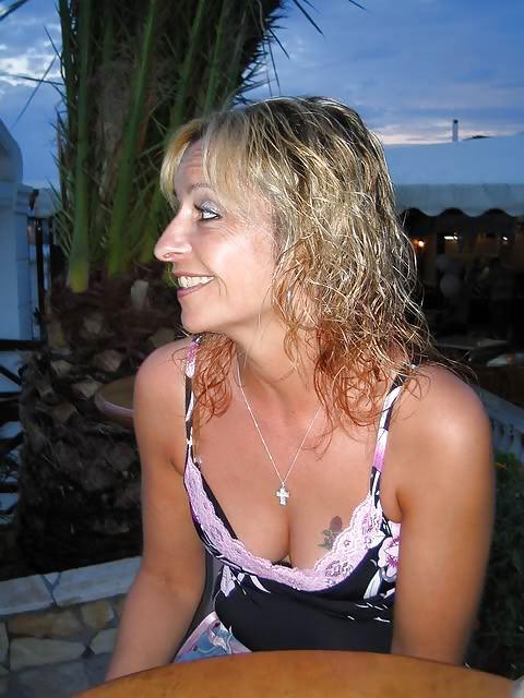 15P Blonde MILF Anne (non nude)