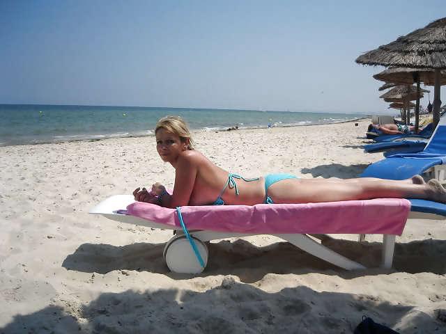 15P Blonde MILF Anne (non nude)