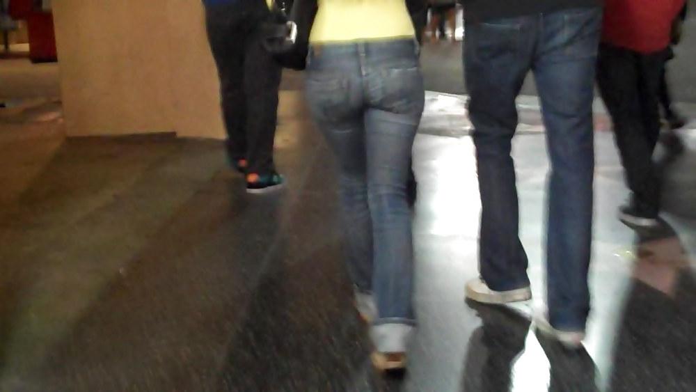 25P Come see her shop with her ass & butt in jeans