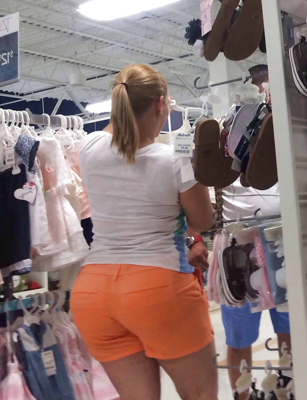 25P Voyeur Butts