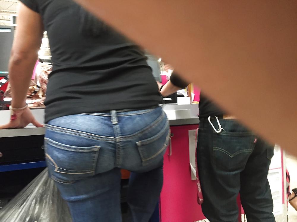25P Voyeur Butts