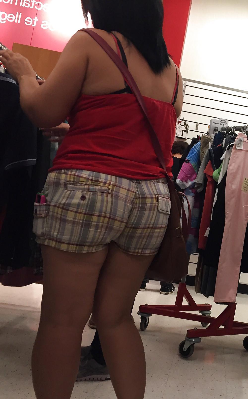 25P Voyeur Butts