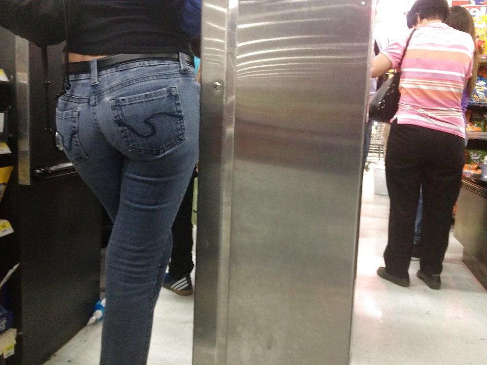 25P Voyeur Butts