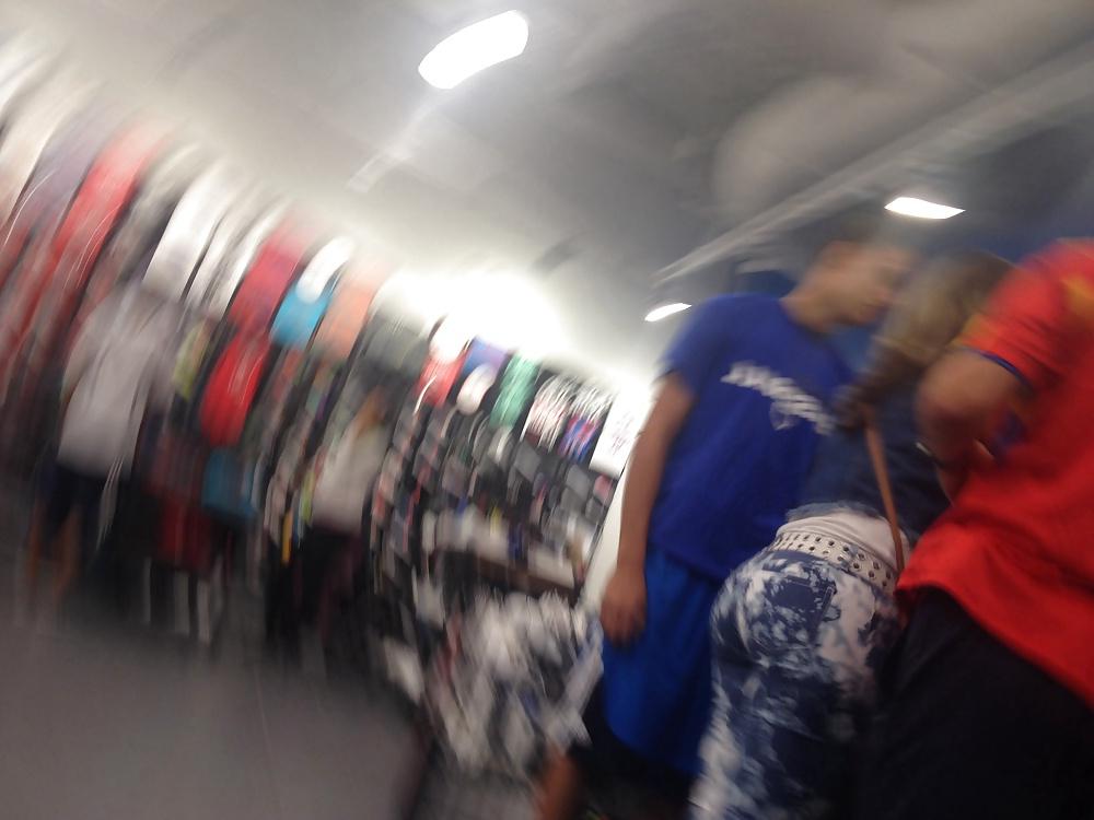 25P Voyeur Butts