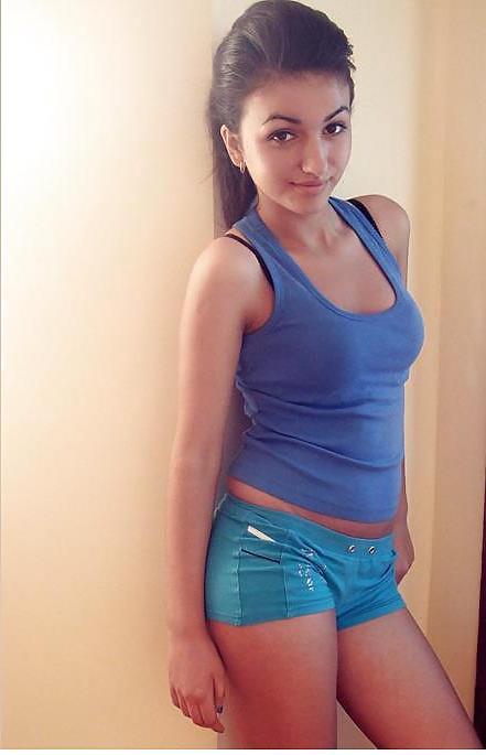 12P Romanian girl: georgiana