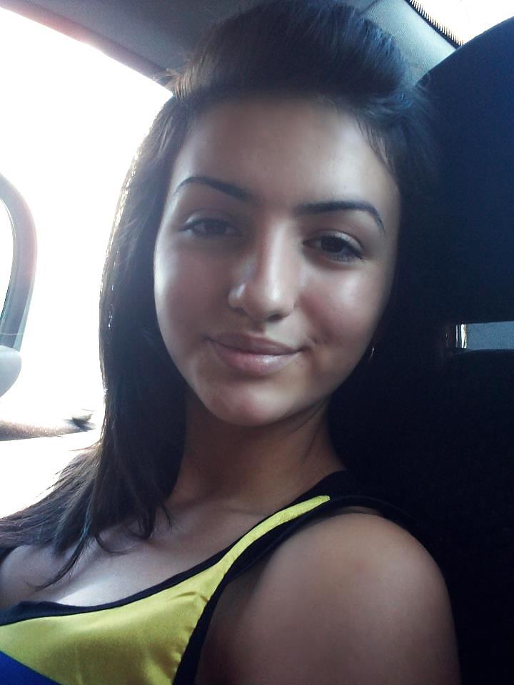 12P Romanian girl: georgiana