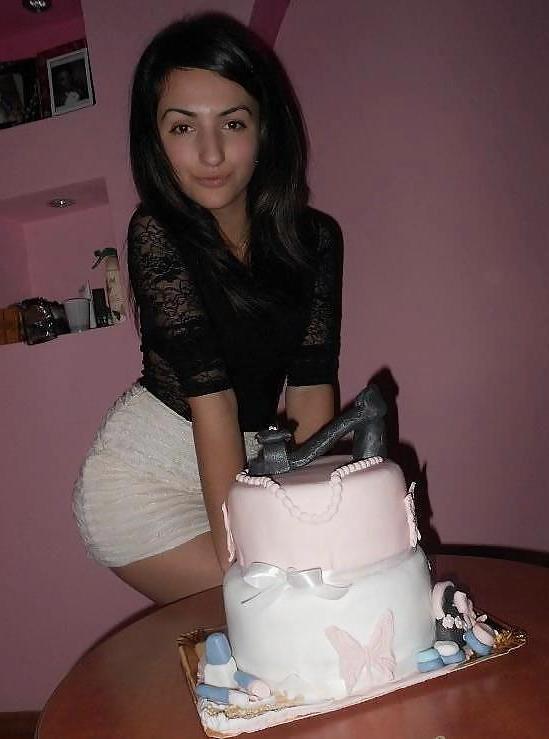 12P Romanian girl: georgiana