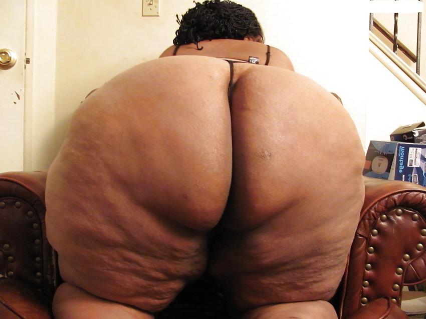 25P EBONY BLACKS MIFLS & MATURES SHOWS THEIR BIG ASSES