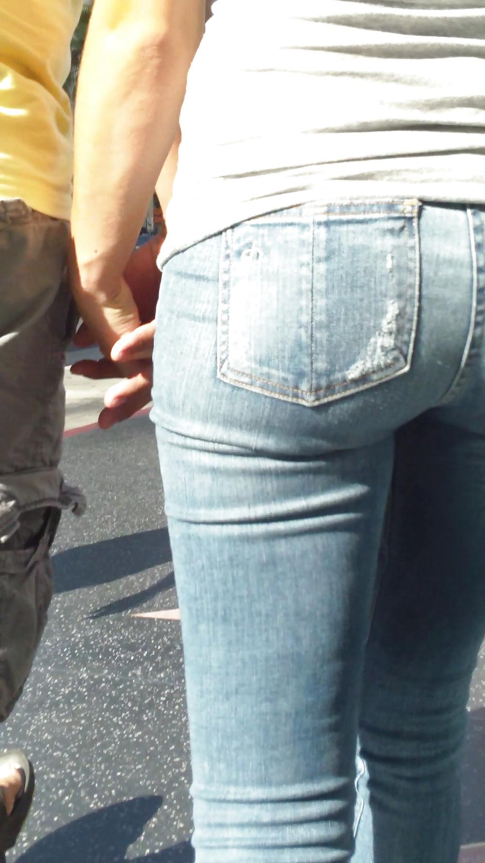 25P MILF smooth ass & butt in jeans 