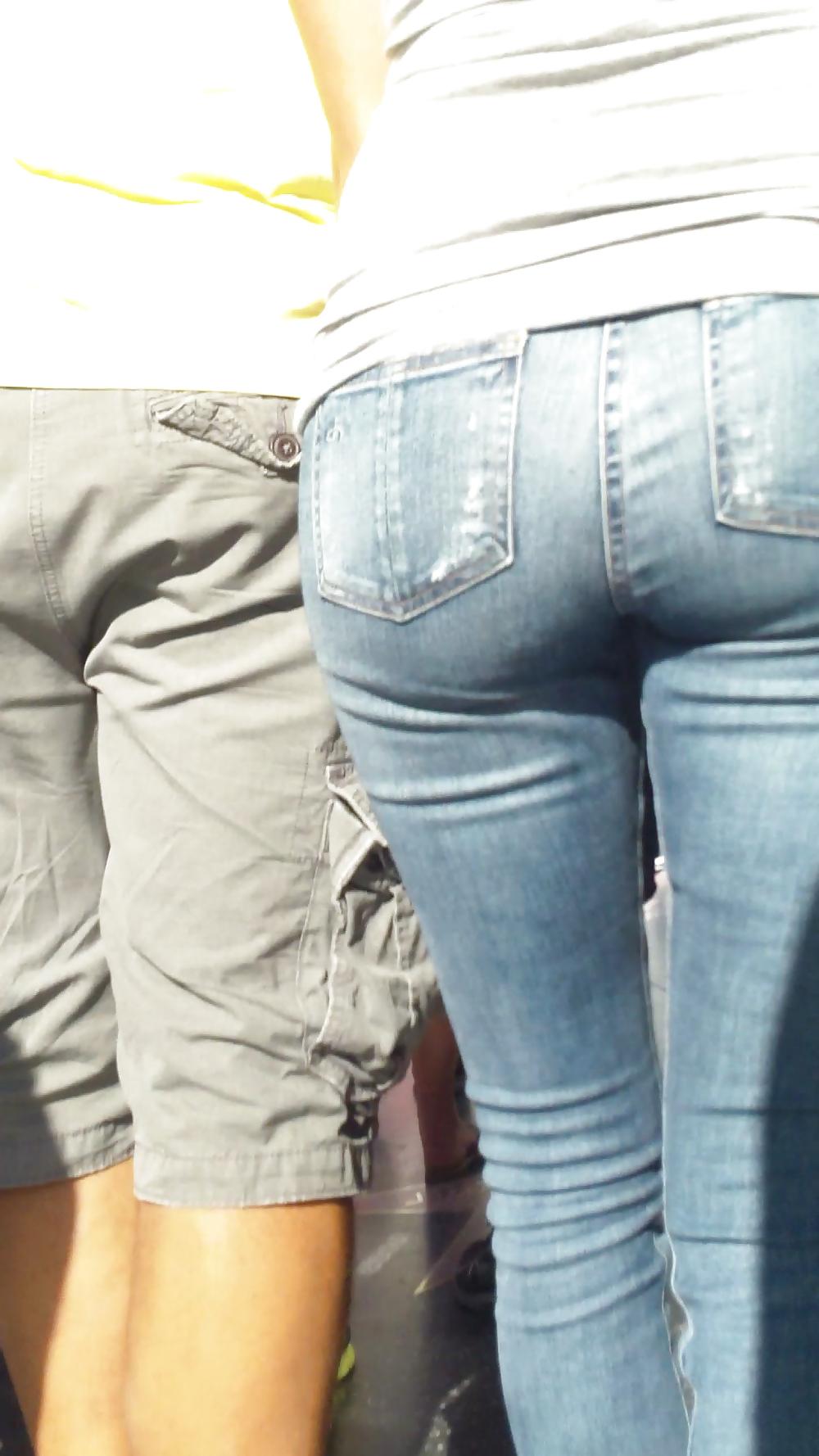 25P MILF smooth ass & butt in jeans 