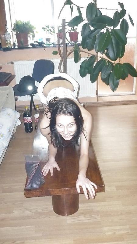 20P Sexy romanian amateur posing