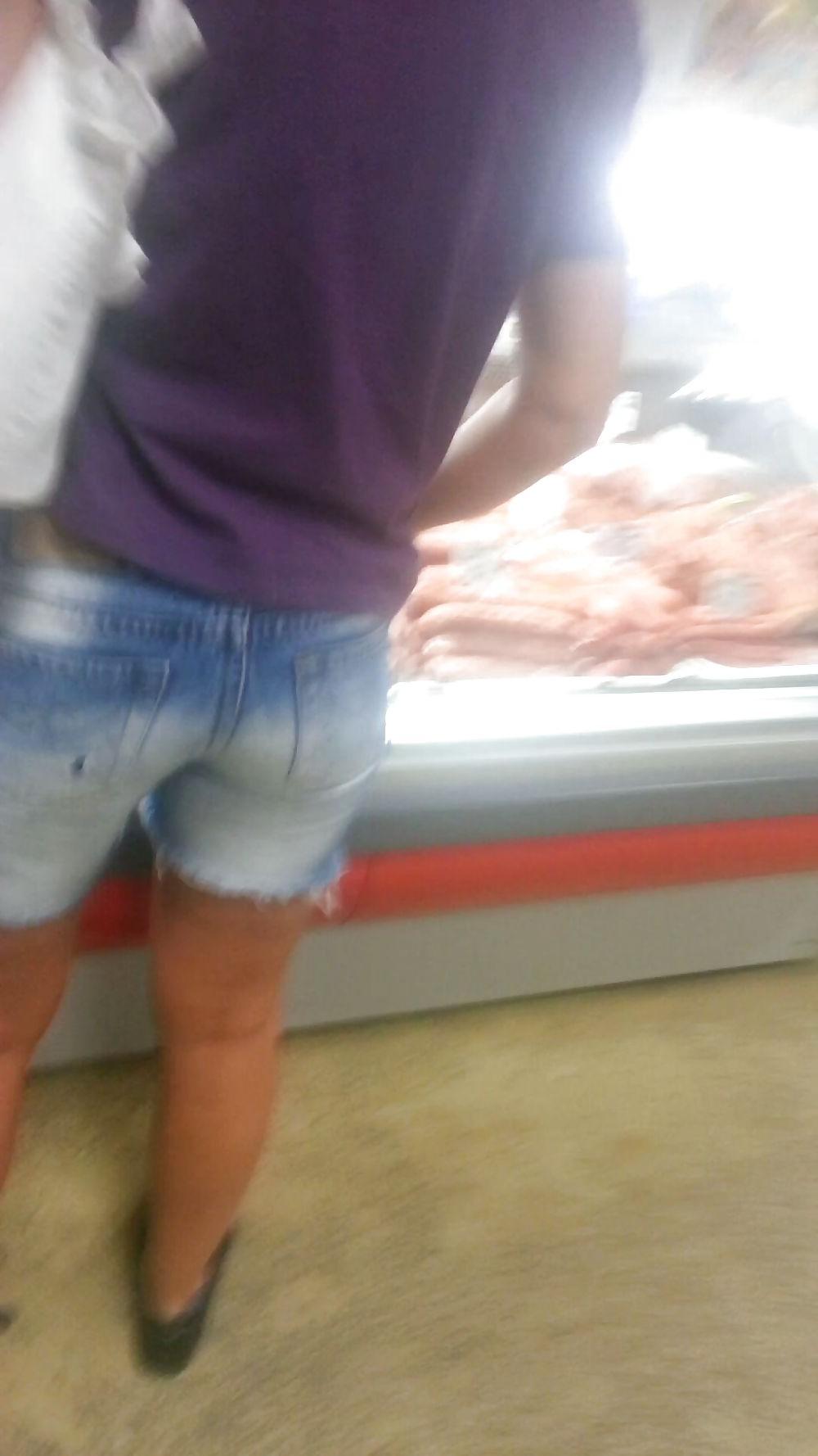 9P Sexy ass supermarket romanian