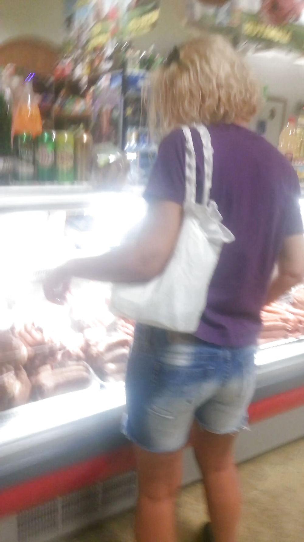 9P Sexy ass supermarket romanian