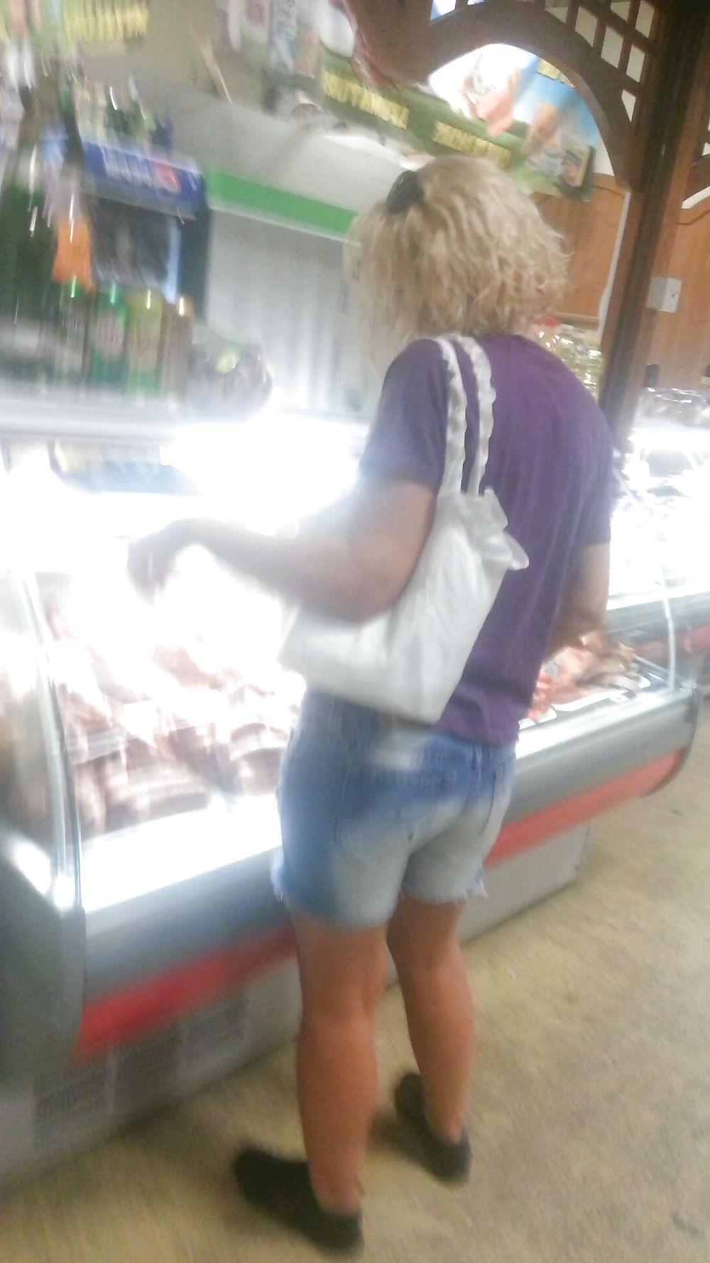 9P Sexy ass supermarket romanian