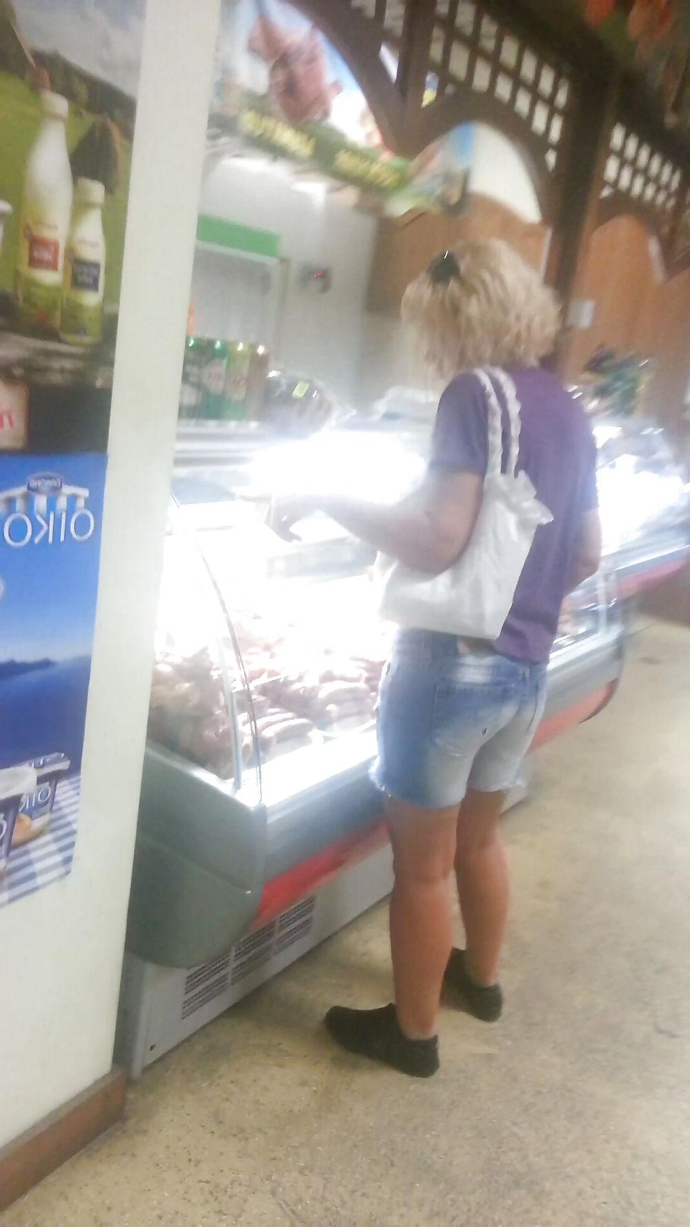 9P Sexy ass supermarket romanian