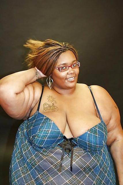 25P BBW Cleavage Collection #17