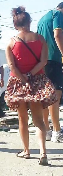 8P Upskirts romanian