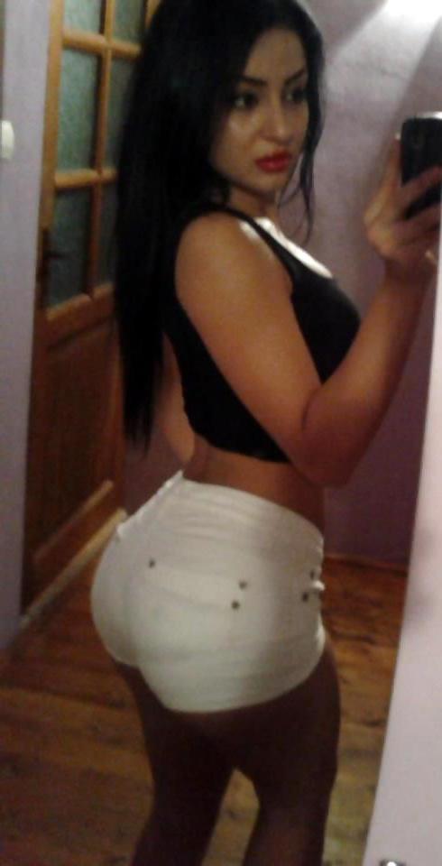 9P Romanian girl: Alexis