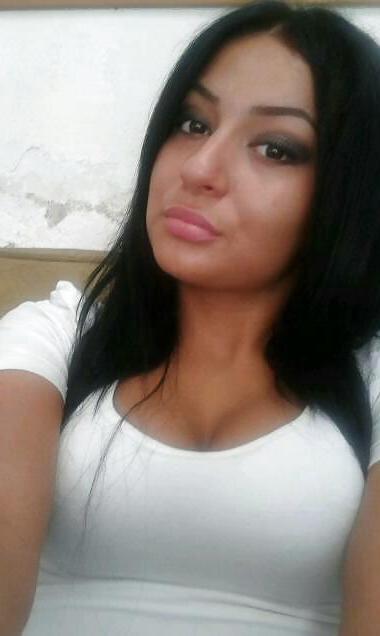 9P Romanian girl: Alexis