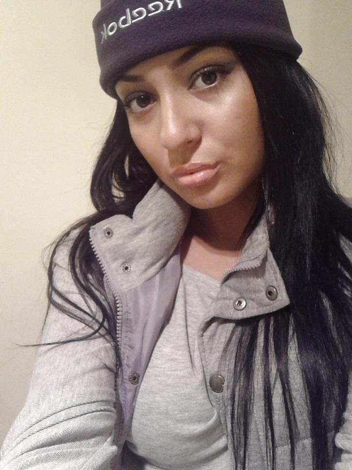 9P Romanian girl: Alexis