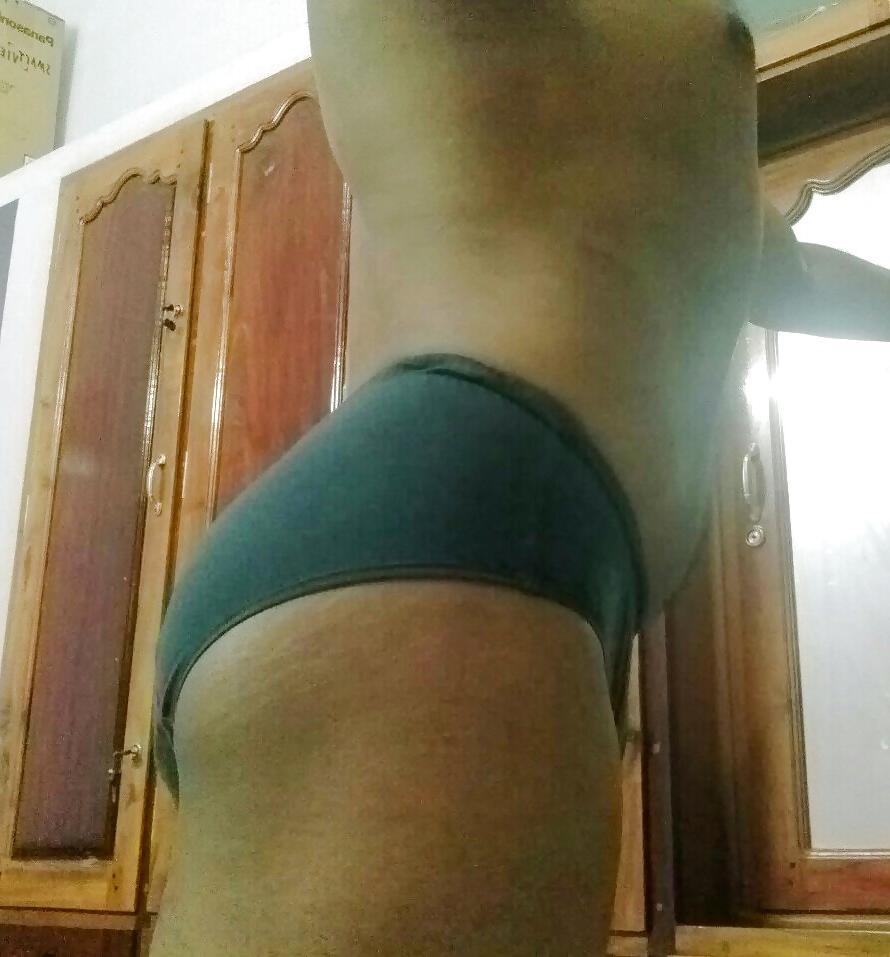 15P Showing off my bubble butt
