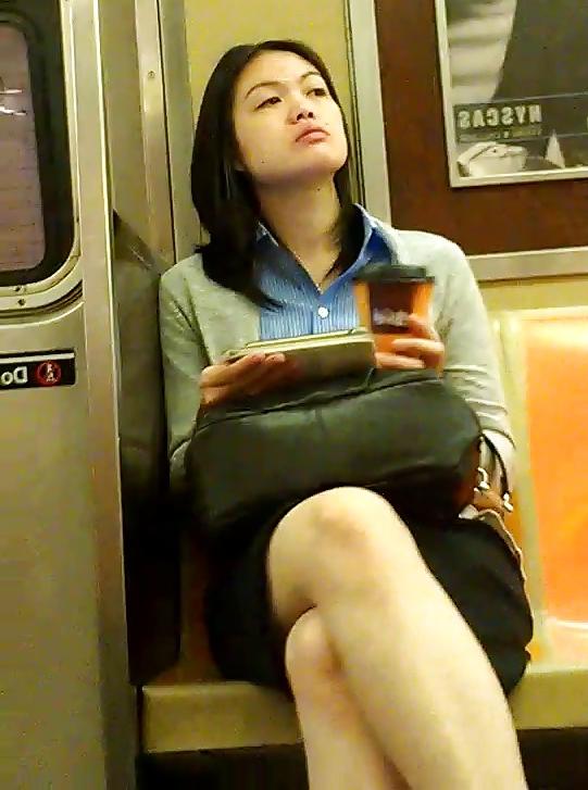 8P New Subway Girls Asian Girl Deja-Vu