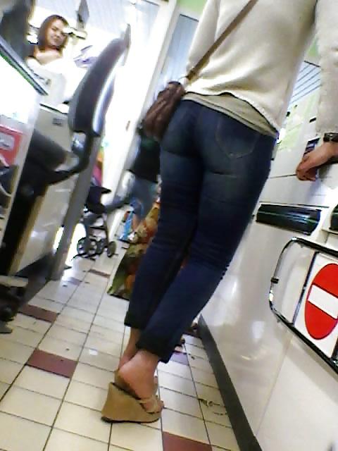 8P Voyeur  