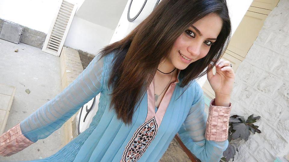 25P Non Nude Asians,By Blondelover.