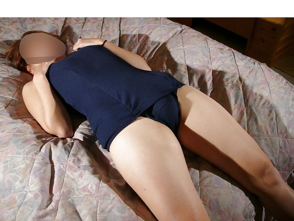 13P Asian teen training swimsuit mound