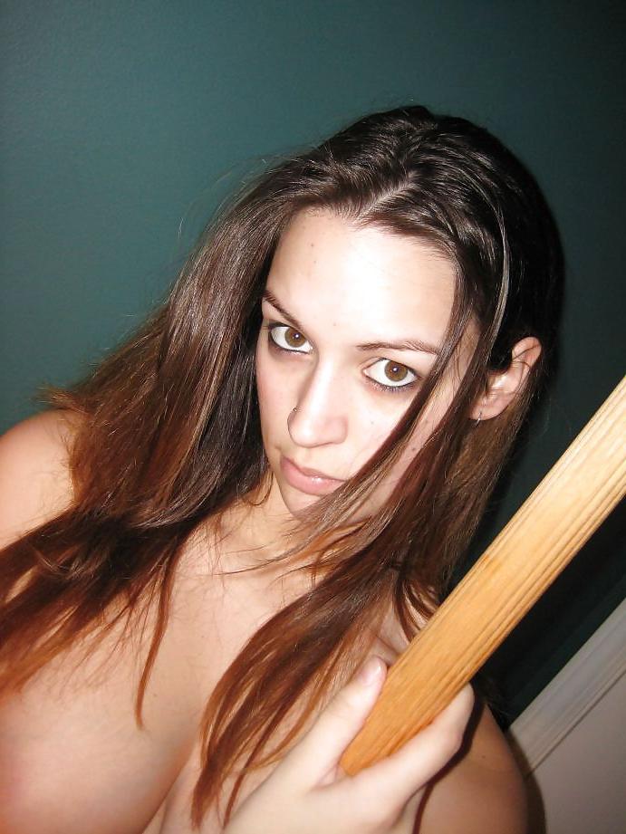 12P Non nude 1