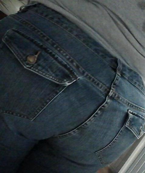 7P Big fat ass in jeans