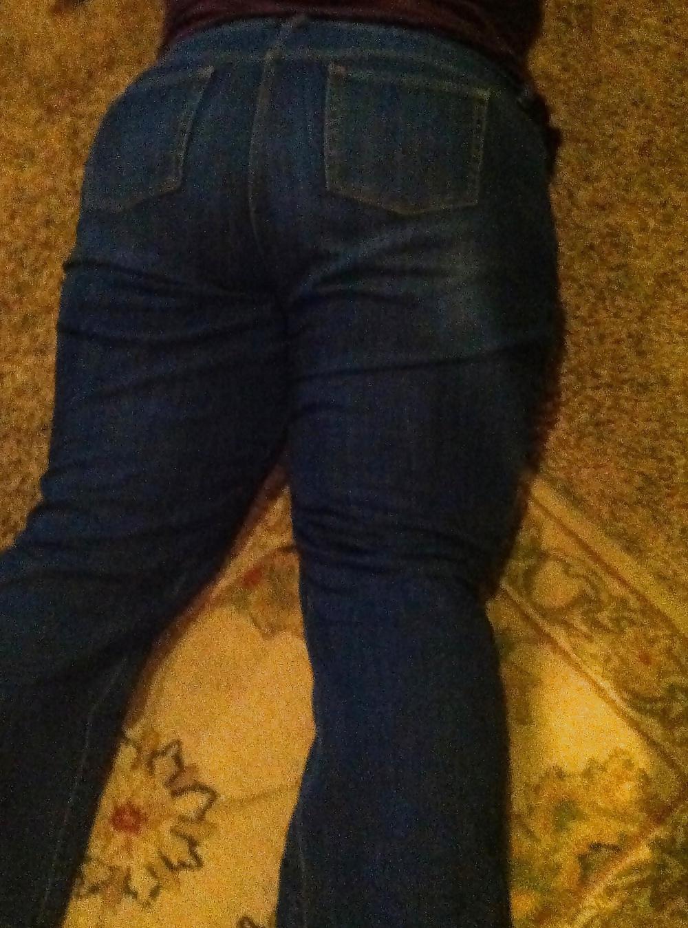 7P Big fat ass in jeans