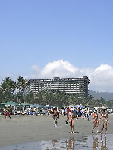 25P Acapulco Girls