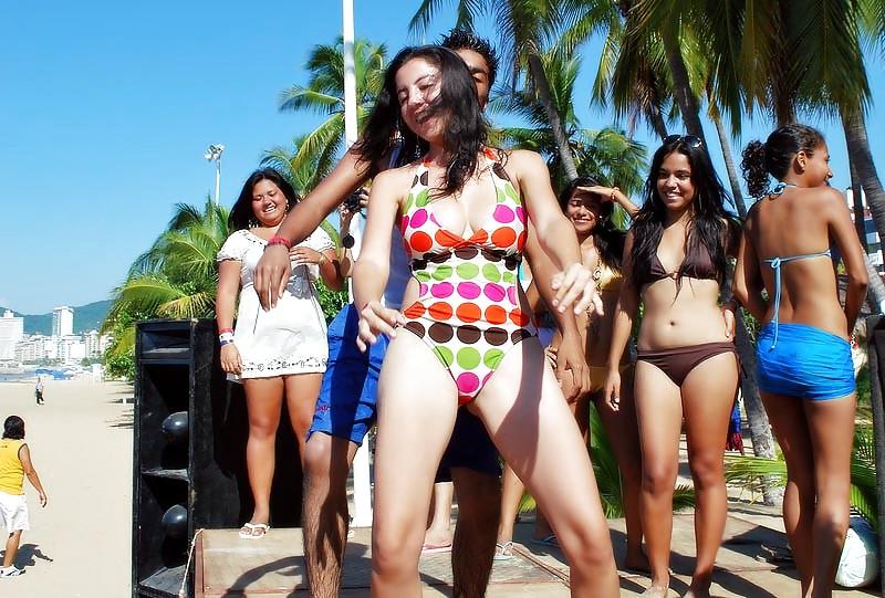 25P Acapulco Girls