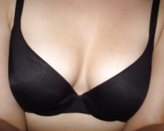25P Cute Asian posing in front of Webcam.
